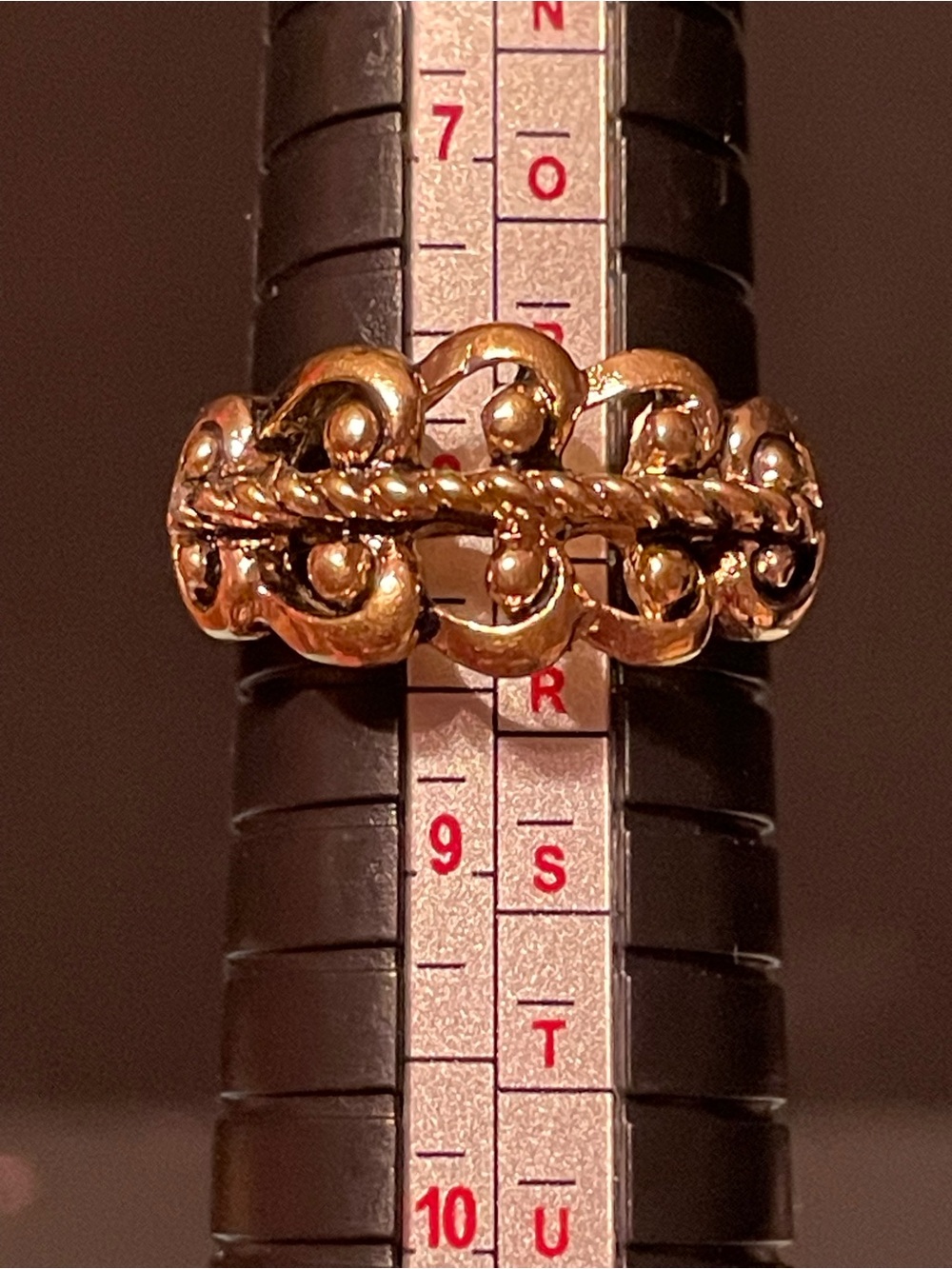 Vintage 1970’s Gold Tone Rope Band Ring sz 8 - Picture 3 of 5